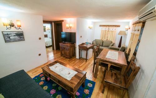 Ethno Village Stanisici & Hotel Pirg