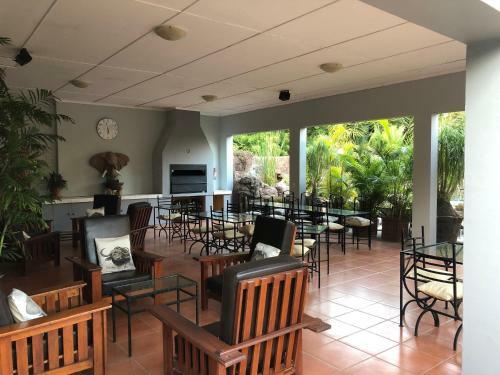 Hostal Cosmos Cuisine Addo