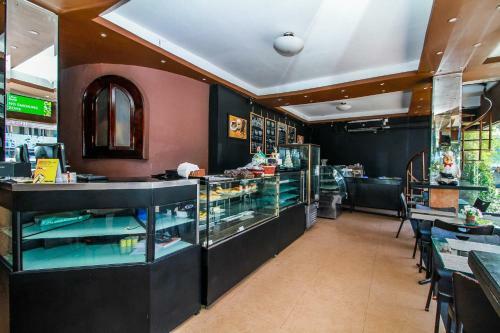 Hotel Omega Regency Colombo