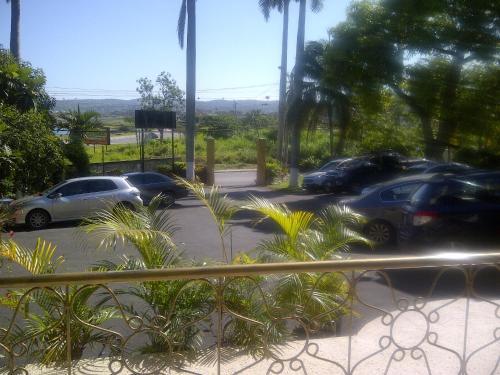 Hostal Palm Bay Guest House & Restaurant