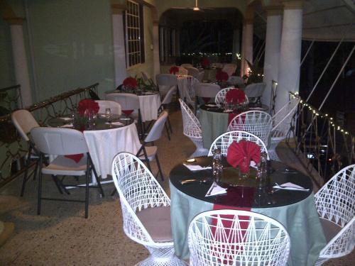 Hostal Palm Bay Guest House & Restaurant