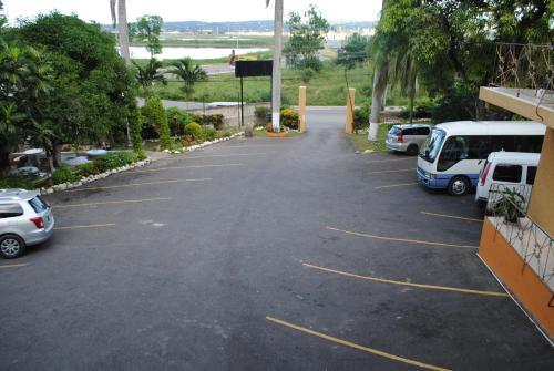 Hostal Palm Bay Guest House & Restaurant