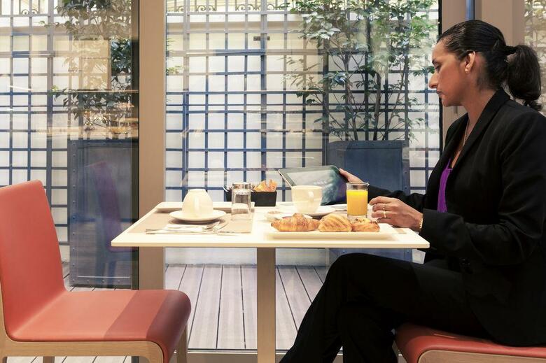 Hotel Mercure Raspail Montparnasse