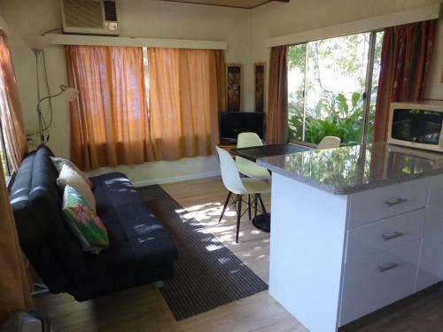 Lake Eacham Tourist Park & Cabins
