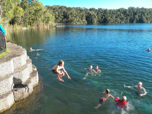 Lake Eacham Tourist Park & Cabins