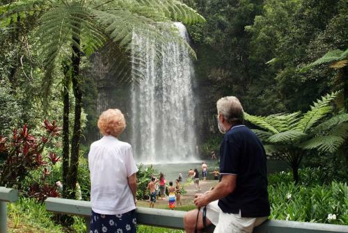 Lake Eacham Tourist Park & Cabins
