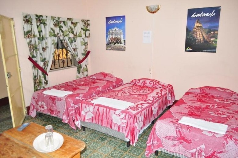 Estacion Gerona Bed & Breakfast