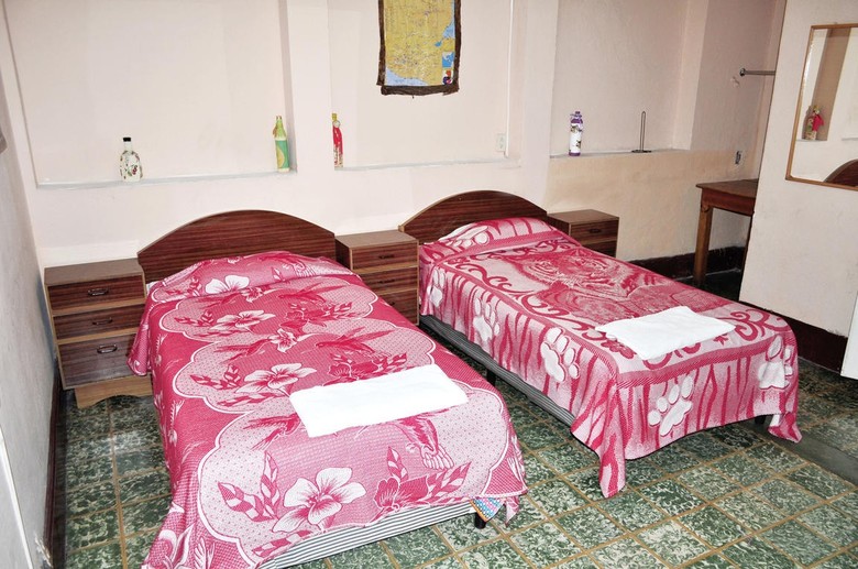 Estacion Gerona Bed & Breakfast