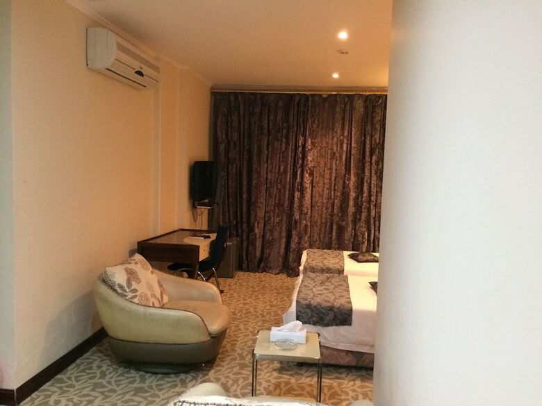 Imperial Suites Hotel