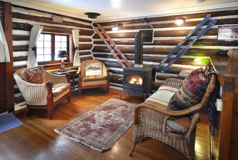 Hotel Pioneer Guest Cabins