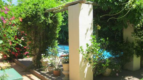 Hostal Village Green Guest House