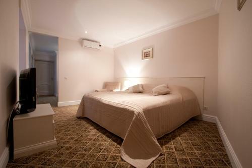 Real House Apartments