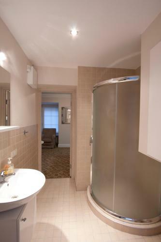 Real House Apartments