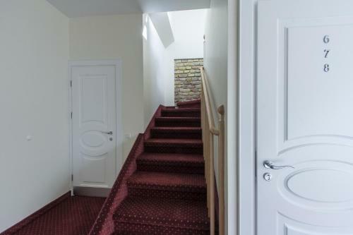 Real House Apartments
