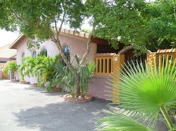 Aparthotel Flamboyant Garden Villas