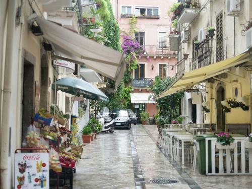 Hostal Apartment La Casa Di Marta Taormina Messina
