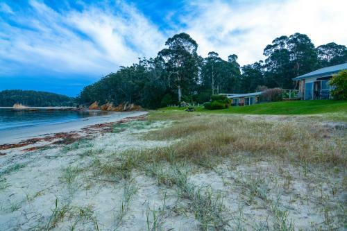 Quarantine Bay Beach Cottages