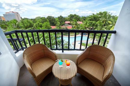 Hotel Cebu White Sands Resort And Spa