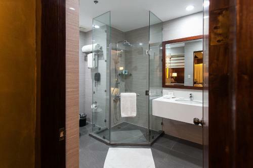 Hotel Cebu White Sands Resort And Spa