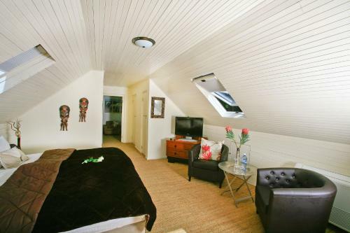 Hostal 4-heaven Guest House
