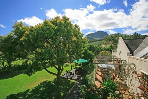 Hostal 4-heaven Guest House