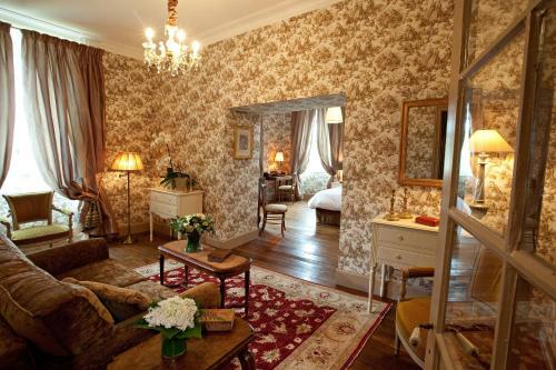 Hotel Chateau De Lalande