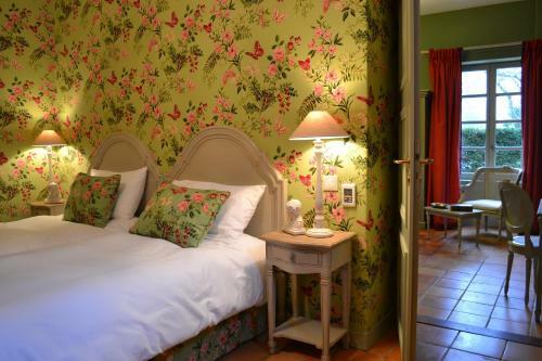 Hotel Chateau De Lalande