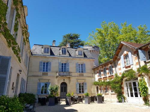 Hotel Chateau De Lalande