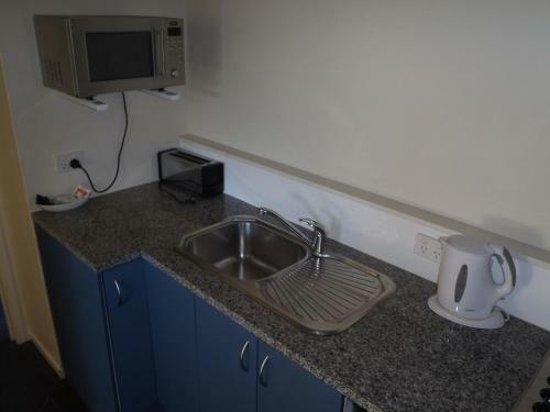 Bay Road Motels