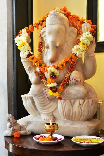 Hotel Shanti Palace West