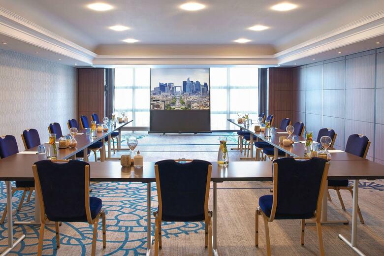 Hotel Renaissance Paris La Defense