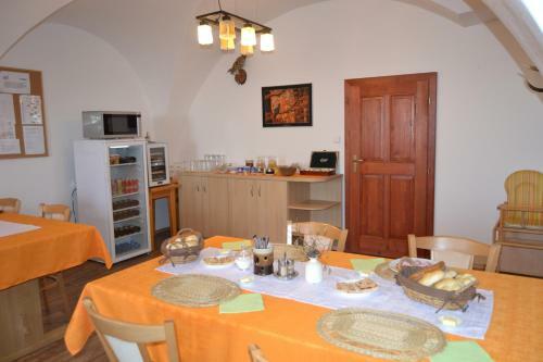 Hostal Ubytov�n� Na H�jence
