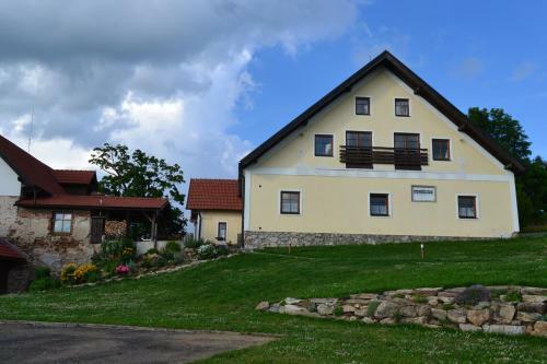 Hostal Ubytov�n� Na H�jence