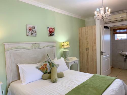 Bed & Breakfast 305 Guest House