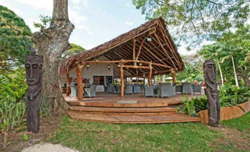 Lagoon Beach Resort Apartments