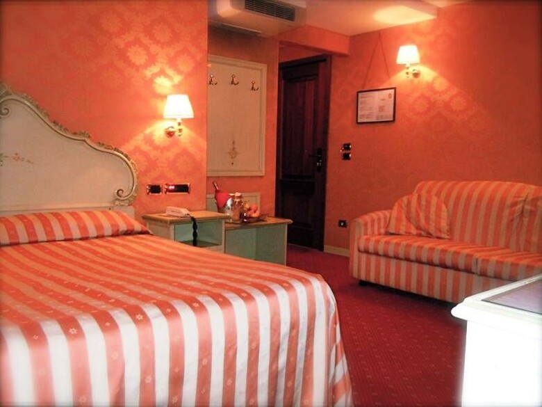 Hotel Lux
