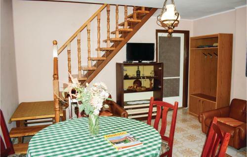 Holiday Home Almos U.-balatonber�ny