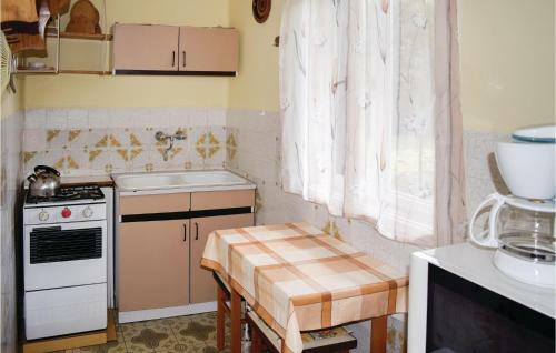 Holiday Home Almos U.-balatonber�ny