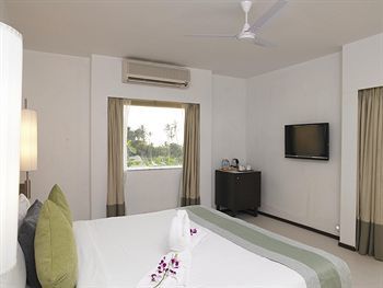 Hotel Royal Orchid Beach Resort & Spa, Goa