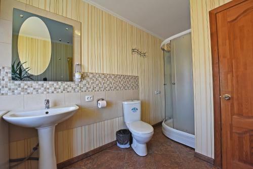 Hostal Viesu Nams Dzirkali