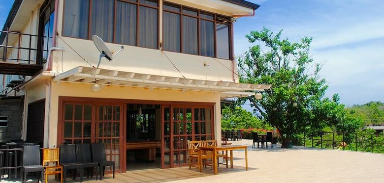 Hotel Tugawe Cove Resort