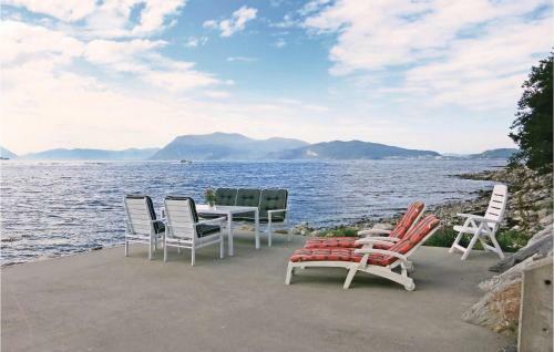 Holiday Home Hundeivik Sj�bua