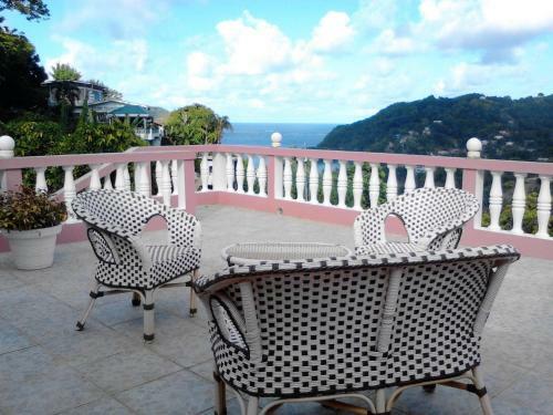 Hostal Top Ranking Hill View Guesthouse