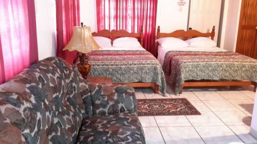 Hostal Top Ranking Hill View Guesthouse