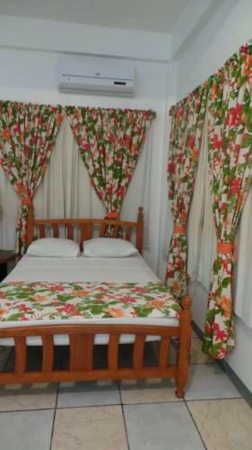 Hostal Top Ranking Hill View Guesthouse
