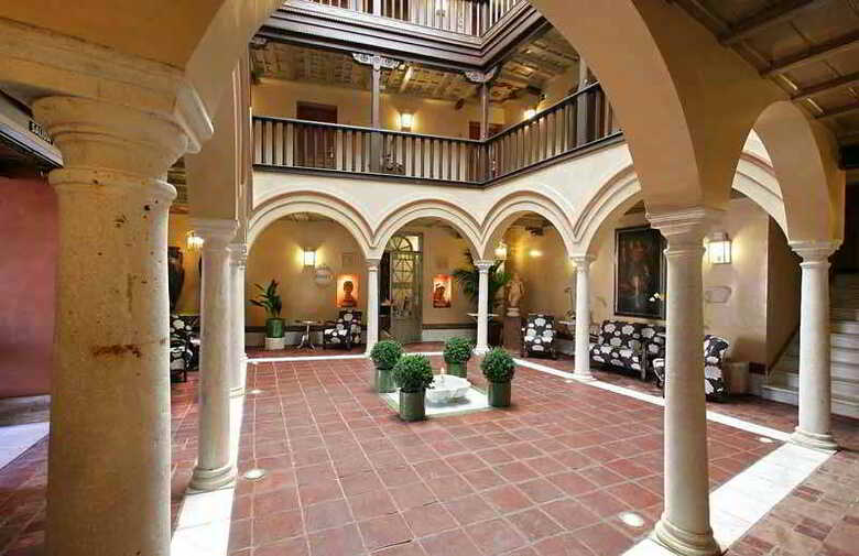 Hotel Sacrist�a De Santa Ana