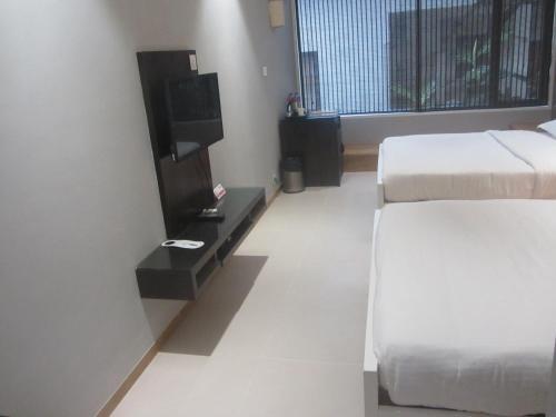 Hotel Sixteen Degrees North