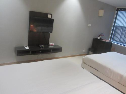 Hotel Sixteen Degrees North