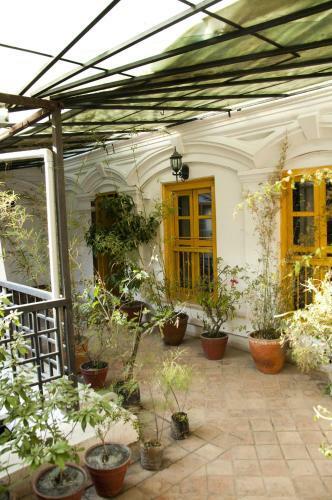 Hotel 3 Rooms By The Paulines