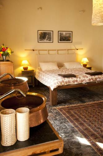 Hotel 3 Rooms By The Paulines